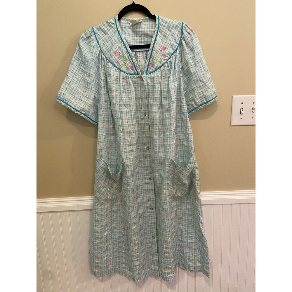 Barbizon Womens L Plaid Floral Embroidered House Dress EUC